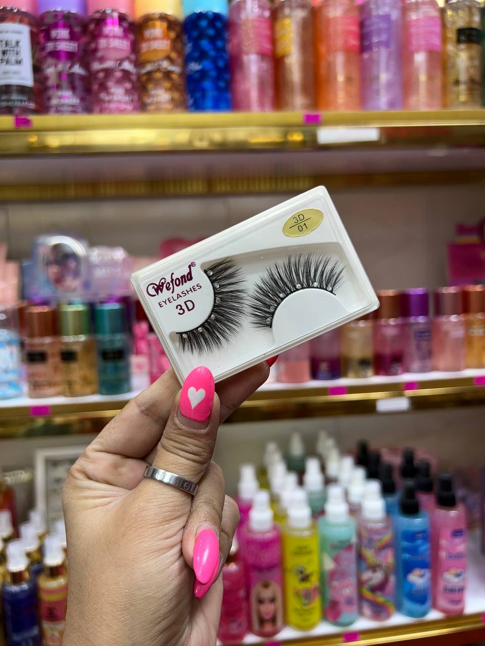 مژه نگین دار مژه نگین دار