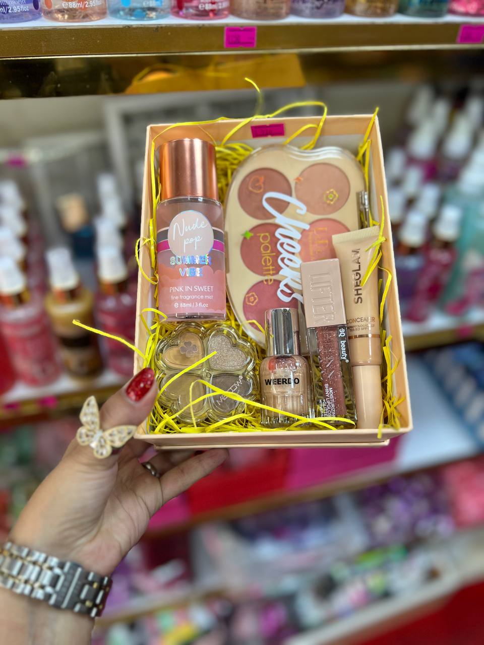 پک نود و پاییز روز دختر پک نود و پاییز روز دختر