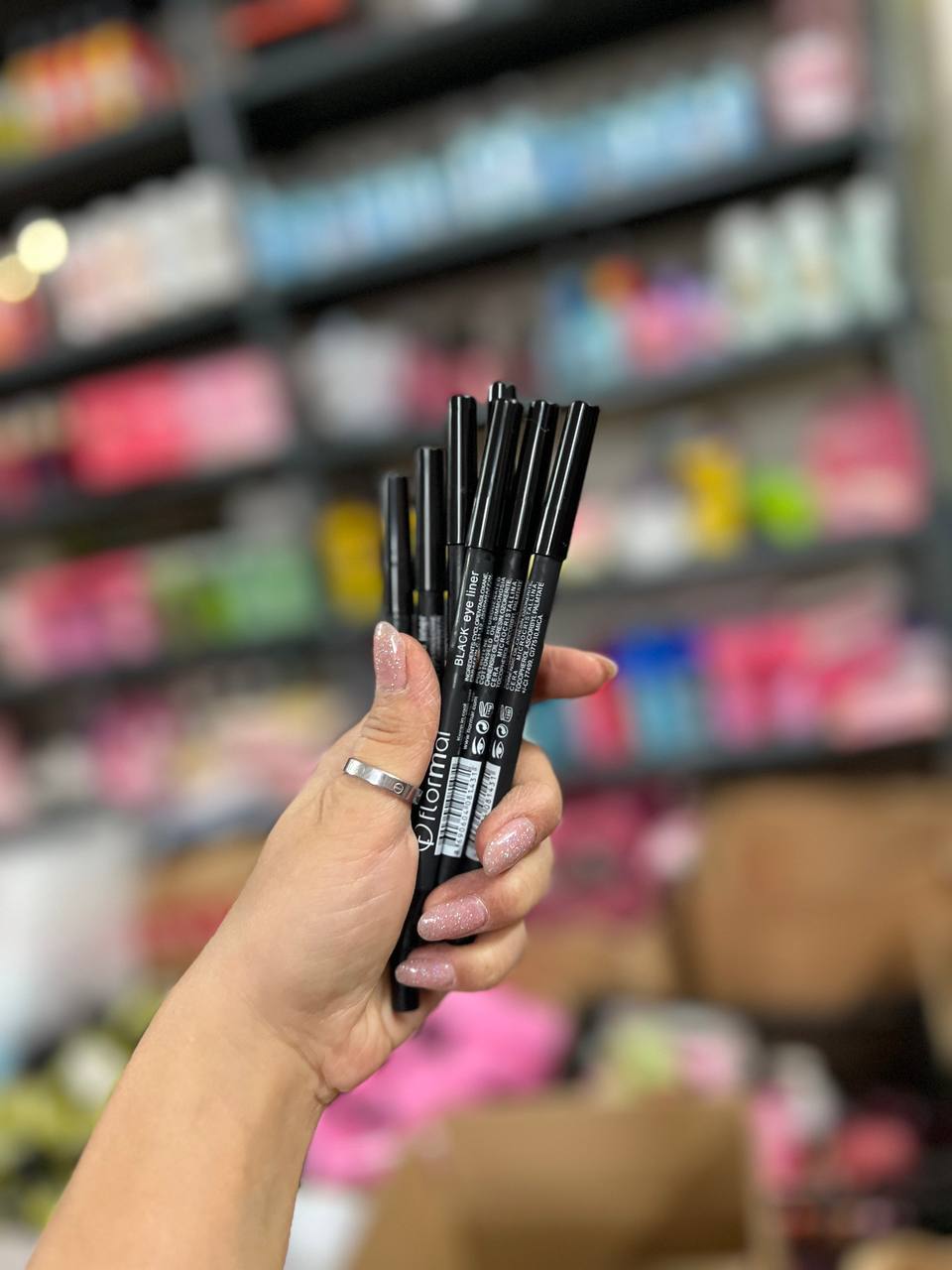 مداد مشکی فلور چرب مداد مشکی فلور چرب